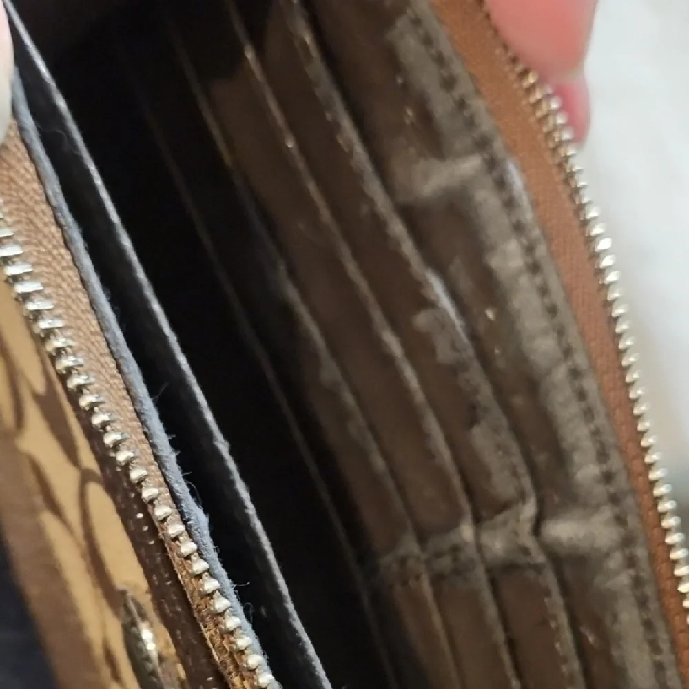 Vintage! Brown Signature   Wallet! The Out Sides Not Bad. Pictures! - Picture 4 of 9